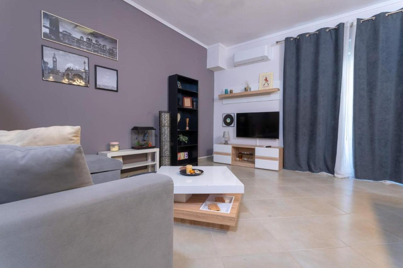 Beautiful & Modern Apartment In Солун Екстериор снимка
